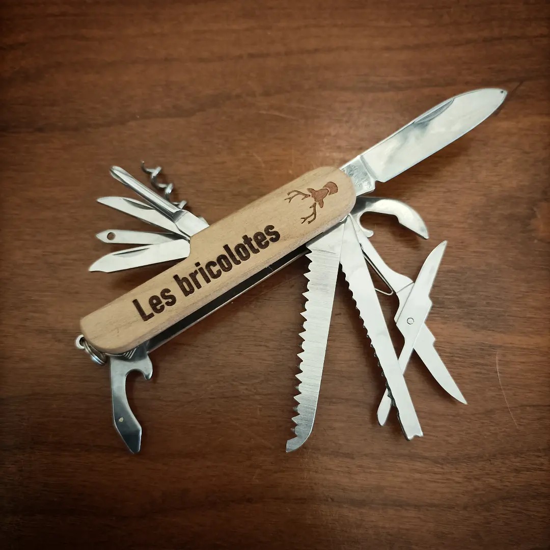 Couteau multifonction personnalisé en bois – Cadeau mariage original – Image 2