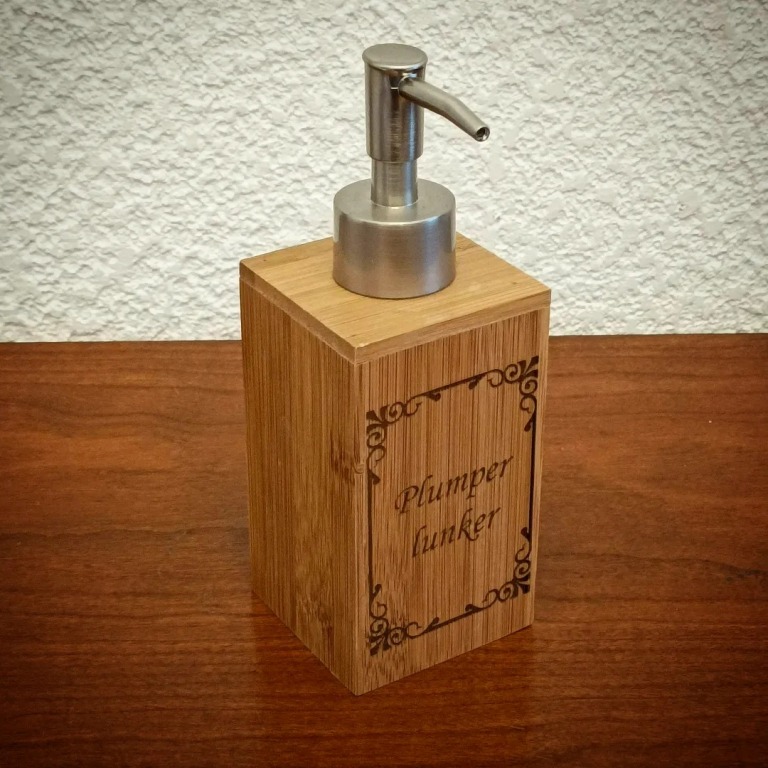 Distributeur de savon liquide personnalisé en bois