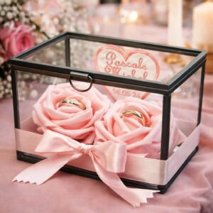 Porte alliances personnalisé dans un écrin de verre : les 2 roses